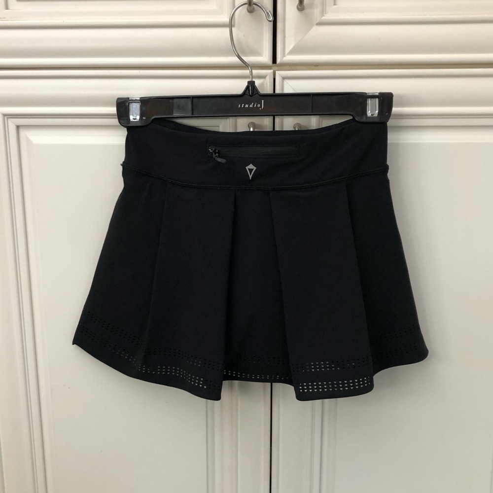 Ivivva by Lululemon girls ruffle skirt